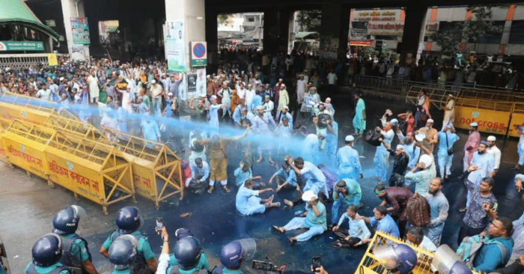 সচিবালয় অভিমুখে মিছিলে পুলিশের জলকামান ও লাঠিচার্জে আহত ইবতেদায়ী শিক্ষকরা