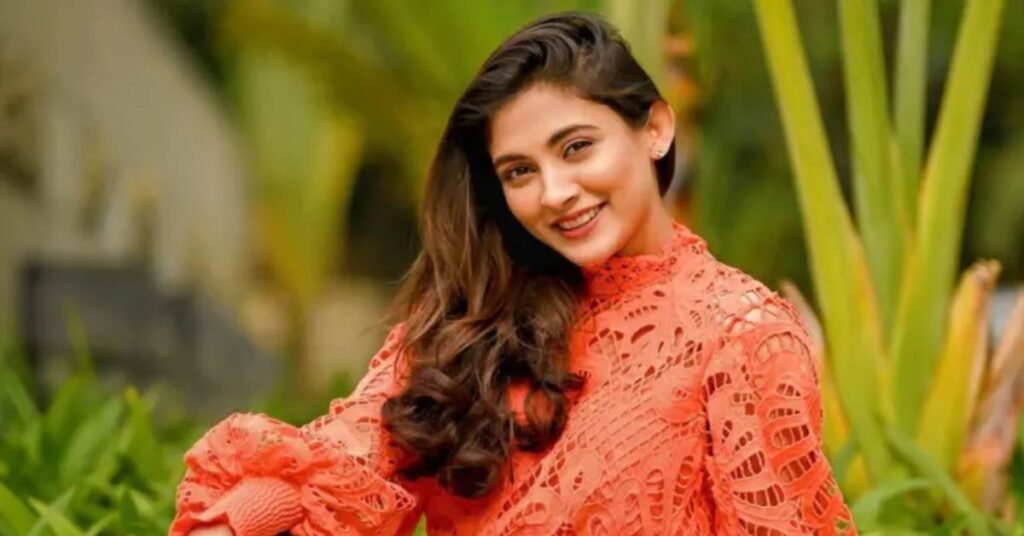 অভিনেত্রী মেহজাবীন চৌধুরী