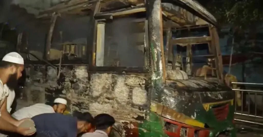 অগ্নিকাণ্ডে পুড়ে যাওয়া বাস