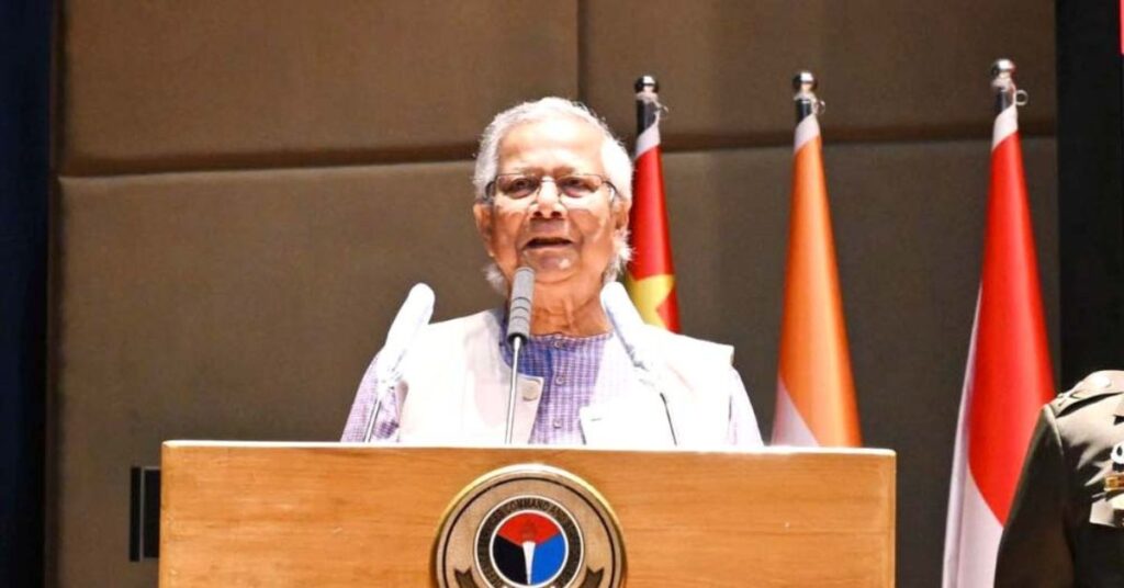 জুলাই গণ–অভ্যুত্থানে সেনাবাহিনী সঠিক সিদ্ধান্ত নিয়েছিল: প্রধান উপদেষ্টা ডিএসসিএসসিতে গ্র্যাজুয়েশন অনুষ্ঠানে বক্তব্য দিচ্ছেন প্রধান উপদেষ্টা