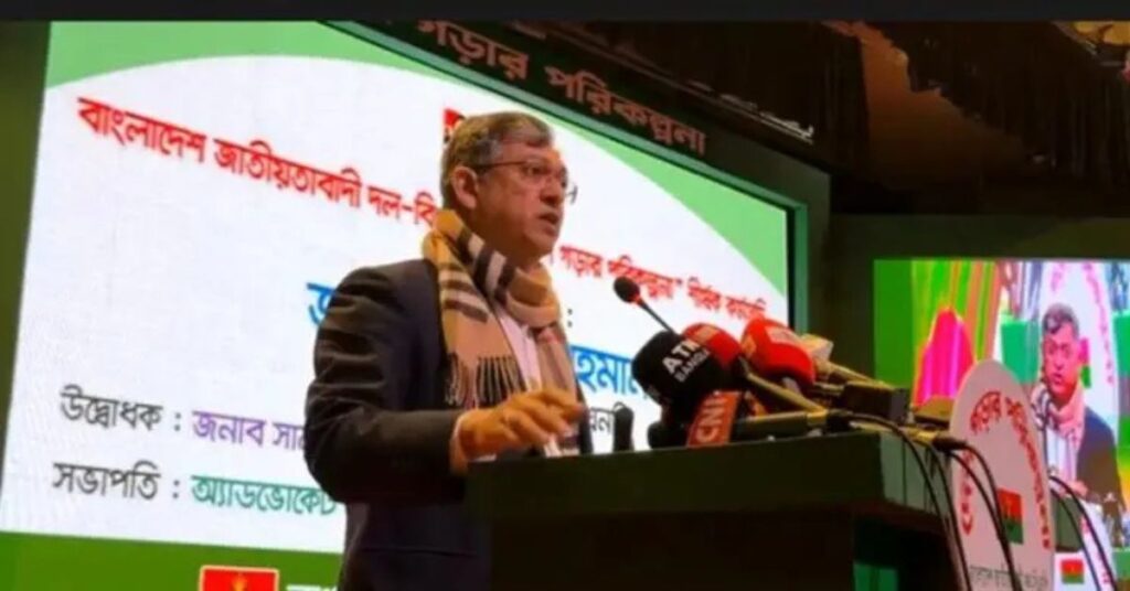 সোমবার (৮ ডিসেম্বর) খামারবাড়ির কৃষিবিদ ইনস্টিটিউটে ‘বাংলাদেশ গড়ার পরিকল্পনা’ শীর্ষক মতবিনিময় সভায় কথা বলছেন সালাহউদ্দিন আহমদ