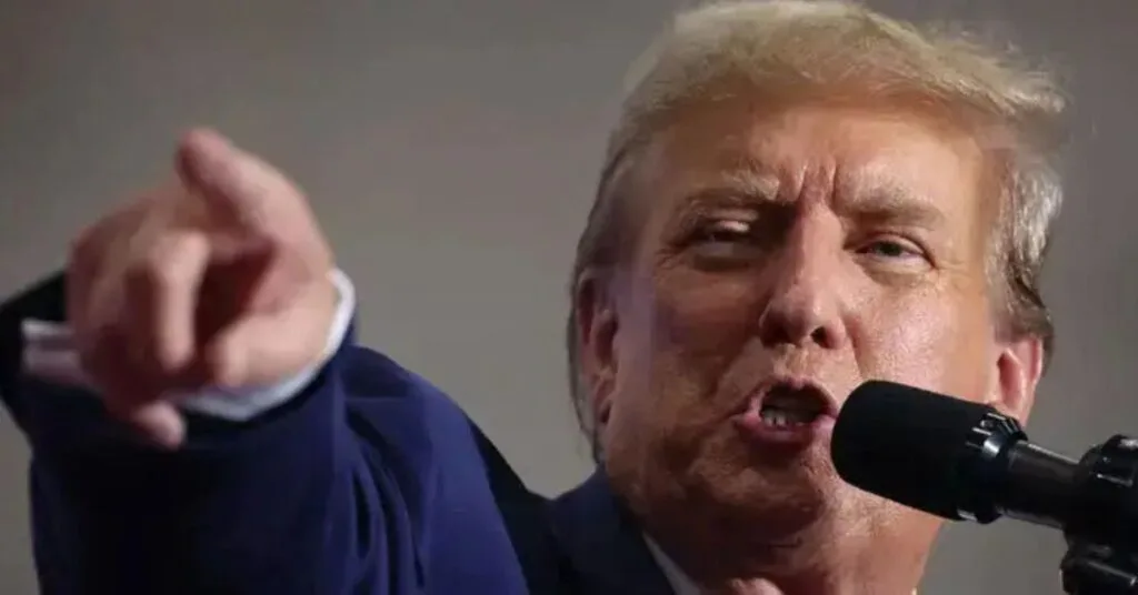 প্রেসিডেন্ট ডোনাল্ড ট্রাম্প