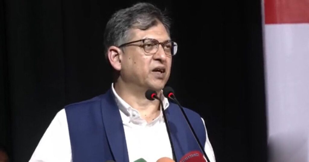 আওয়ামী লীগের ভোটের আশায় একটি দল তাদের বিরুদ্ধে কথা বলছে না: সালাহউদ্দিন আহমদ বিএনপির স্থায়ী কমিটির সদস্য সালাহউদ্দিন আহমদ