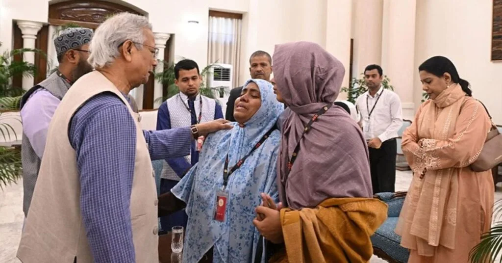 ওসমান হাদির পরিবারের সঙ্গে প্রধান উপদেষ্টার সাক্ষাৎ