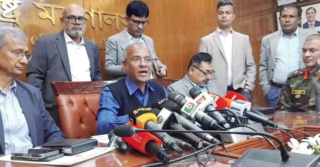 স্বরাষ্ট্র উপদেষ্টা লেফটেন্যান্ট জেনারেল (অব.) মো. জাহাঙ্গীর আলম চৌধুরী